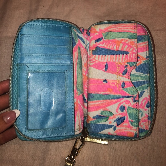 Lilly Pulitzer wristlet - Picture 2 of 2